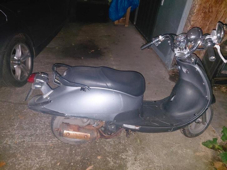 Sym Allo/ Cello scooter geel kenteken, Fietsen en Brommers, Scooters | SYM, Zo goed als nieuw, Allo, Benzine, Ophalen