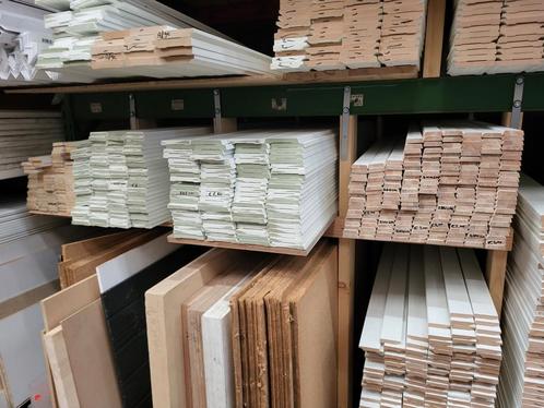 Deurbeleg beleg latten div maten vuren, hardhout, vw mdf, Doe-het-zelf en Verbouw, Plinten en Afwerking, Nieuw, Lijsten, Mdf, 200 tot 250 cm