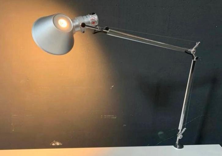 Artemide Tolomeo LED Tafellamp - Design Klassieker, Huis en Inrichting, Lampen | Tafellampen, Zo goed als nieuw, 75 cm of meer