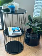 Mooie moderne bizettafel/ Modern side table, Huis en Inrichting, Tafels | Bijzettafels, Minder dan 55 cm, Ophalen, 45 tot 60 cm