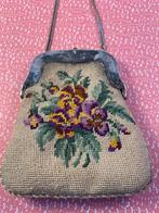 Zilveren beursbeugel aan geborduurd tasje, viooltjes, Ophalen of Verzenden, Zilver