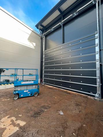 Monteur, service, montage, reparatie garagedeur, roldeur, NL beschikbaar voor biedingen
