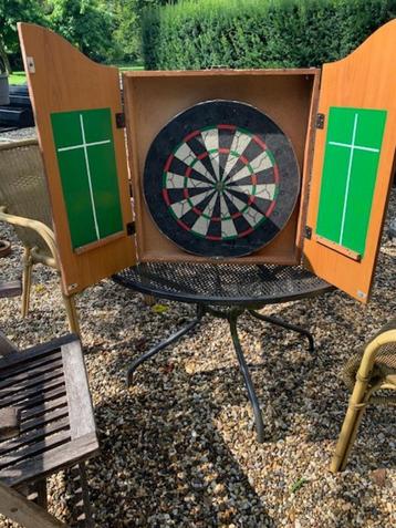 DARDBORD IN HOUTENKAST! beschikbaar voor biedingen