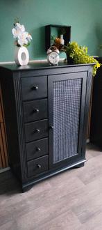 Mat zwarte meidenkast / spekkast / kledingkast / ladekast, Ophalen, Gebruikt, Met deur(en), 100 tot 150 cm