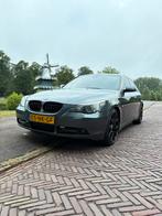 BMW 5-Serie 2.2 I 520 AUT 2003 Grijs, Auto's, BMW, Achterwielaandrijving, Beige, Particulier, 170 pk
