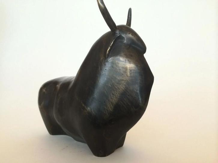 Bronzenbeelden-winkel gestileerde. stier Echt brons..., Antiek en Kunst, Kunst | Beelden en Houtsnijwerken, Ophalen of Verzenden