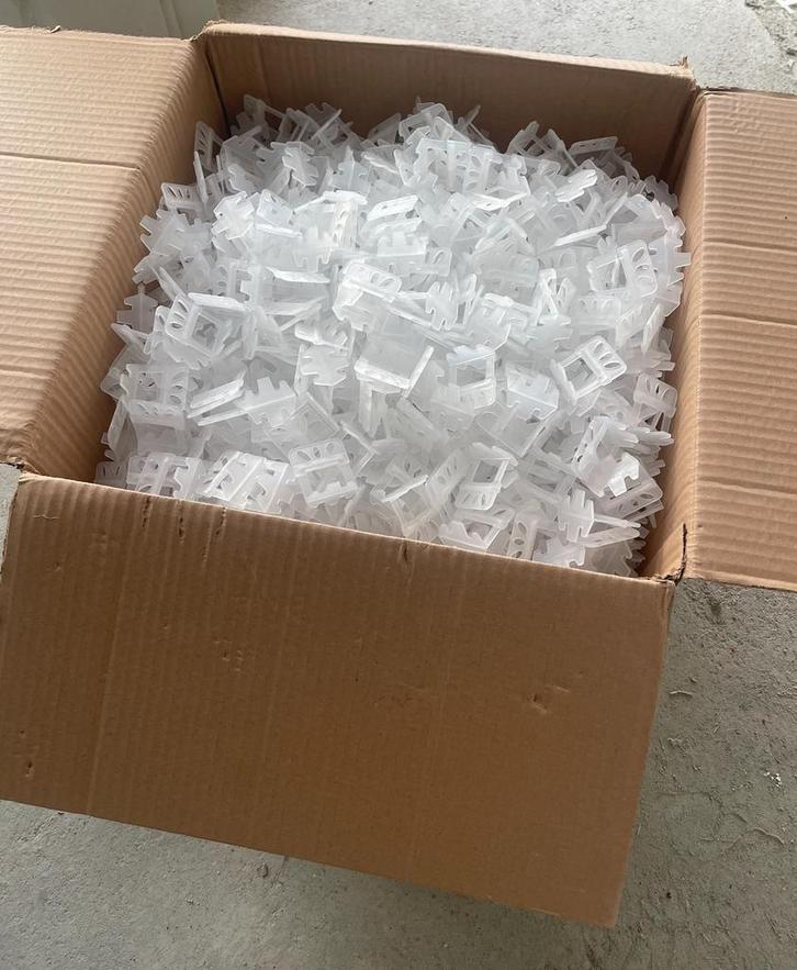 Tegelclips levelingclips 2000st aanbieding, Doe-het-zelf en Verbouw, Tegels, Zo goed als nieuw, Wandtegels, Keramiek, Minder dan 20 cm