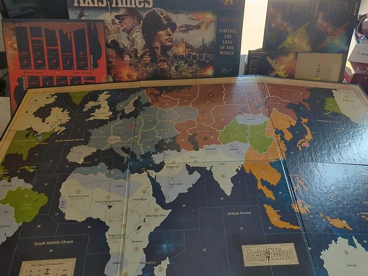 Axis & Allies 2004 Revised Edition (20th Anniversary Ed.), Hobby en Vrije tijd, Gezelschapsspellen | Bordspellen, Zo goed als nieuw