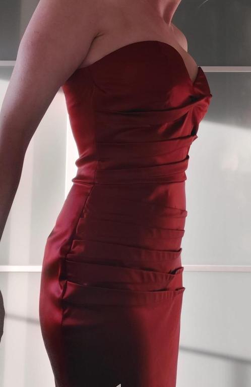 Mooie Guess bordeaux rode satijnen cocktailjurk - als nieuw, Kleding | Dames, Gelegenheidskleding, Zo goed als nieuw, Cocktailjurk