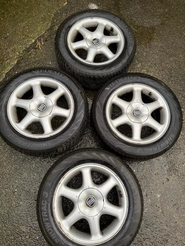 Volvo 850 Cetus velgen met winterbanden - 4 stuks, Ophalen of Verzenden, Gebruikt
