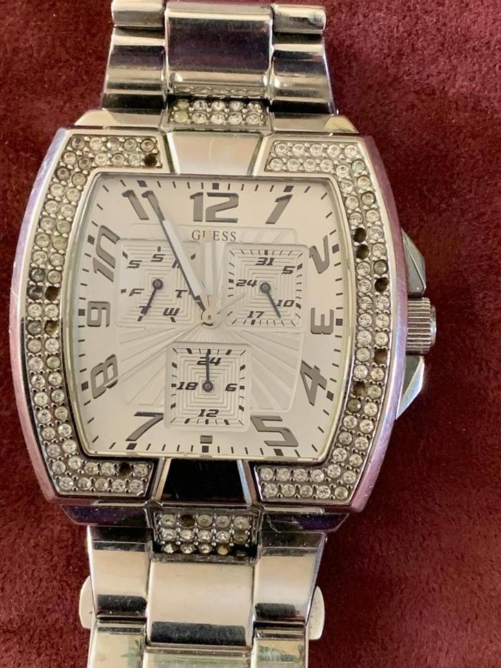 Dameshorloge Guess met strass, Sieraden, Tassen en Uiterlijk, Horloges | Dames, Gebruikt, Polshorloge, Guess, Staal, Staal, Met strass