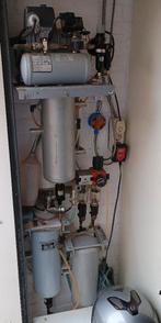 Jun-Air compressor met een totale inhoud van 16 L., Ophalen, Gebruikt, 6 tot 10 bar, Minder dan 200 liter/min