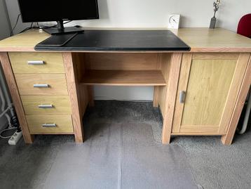 Stevig Bureau met Opbergruimte beschikbaar voor biedingen