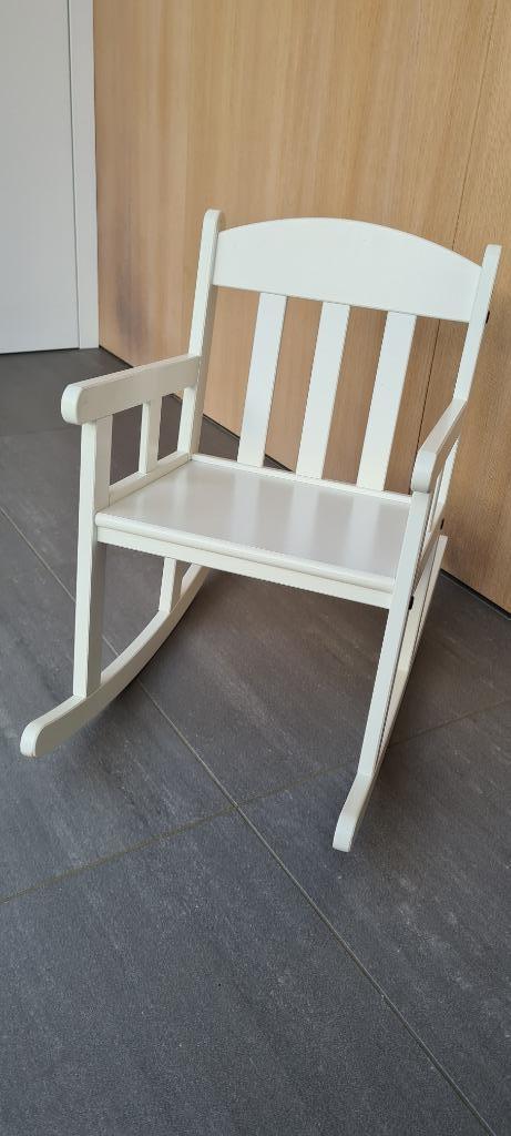 Ikea Sundvik witte, houten kinderschommelstoel, Kinderen en Baby's, Kinderkamer | Tafels en Stoelen, Zo goed als nieuw, Stoel(en)