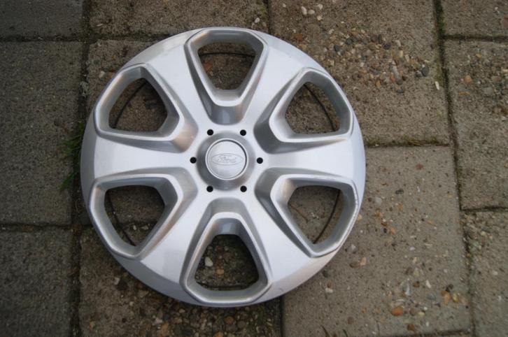 1 losse originele wieldop Ford Fiesta 15 inch (Model 1), Auto diversen, Wieldoppen, Gebruikt, Ophalen of Verzenden