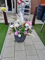 2 Mooie betonnen bakken met kunstbloemen, Huis en Inrichting, Ophalen, Zo goed als nieuw, Binnen
