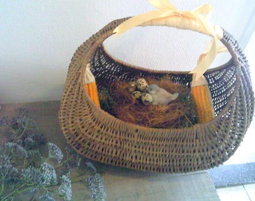 Natuurlijke rieten handgeweven mand bloemenmand eieren mand, Huis en Inrichting, Woonaccessoires | Schalen en Manden, Gebruikt