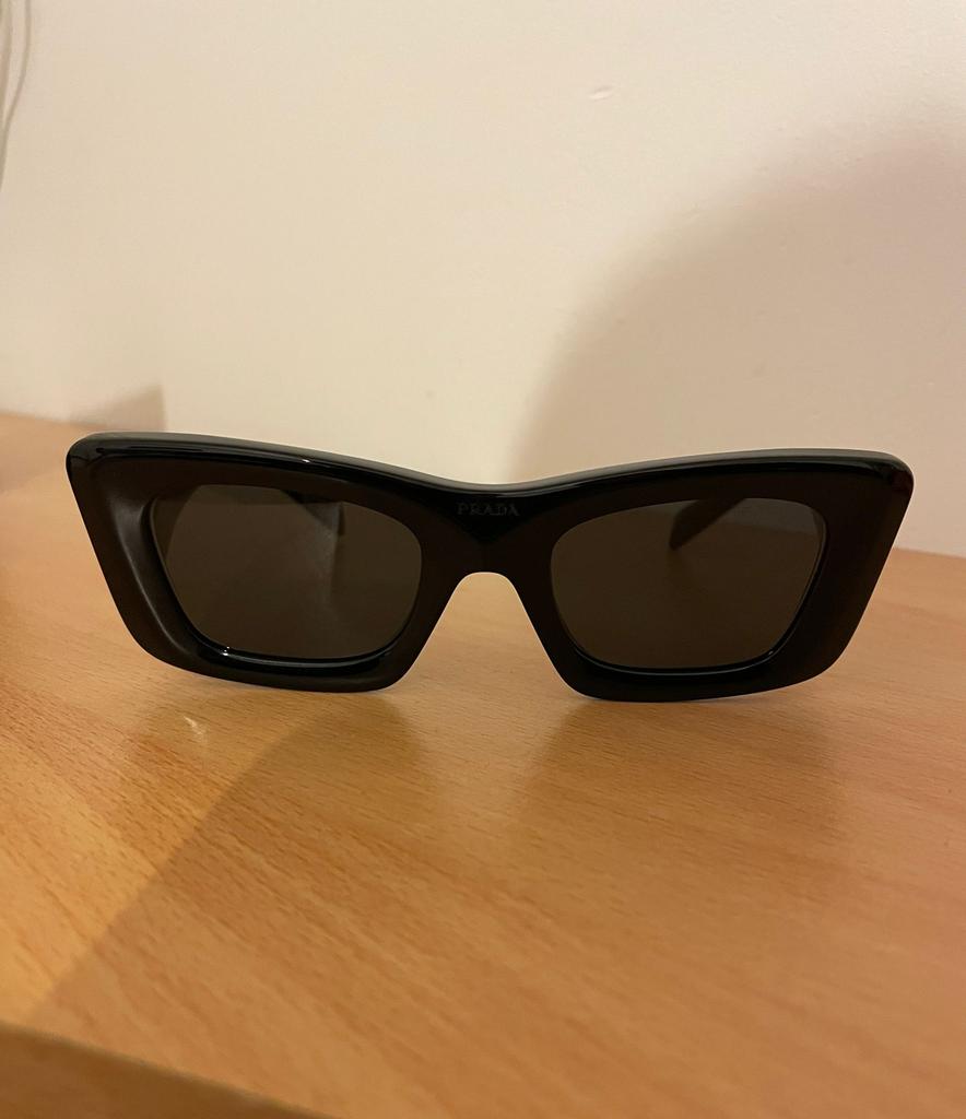Originele prada zonnebril dames, Ophalen of Verzenden, Zo goed als nieuw, Zwart, Overige merken