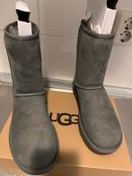 UGGS nieuw, Ophalen of Verzenden, Zo goed als nieuw, Zwart, Sneakers of Gympen