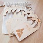 Houten maathangers kledingkast baby, Ophalen of Verzenden, Zo goed als nieuw