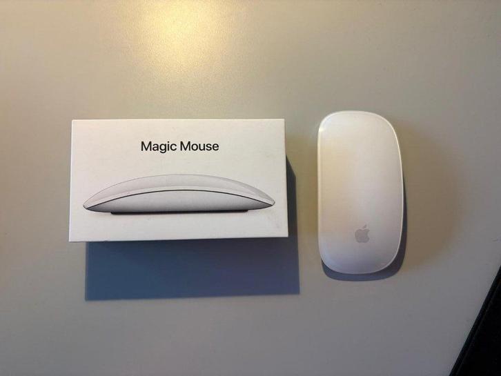 Apple Magic Mouse 2, Computers en Software, Muizen, Zo goed als nieuw, Muis, Draadloos, Ophalen of Verzenden