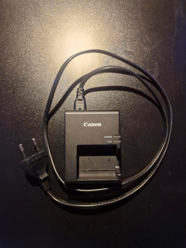 Canon LC-E10E Batterij Oplader - Licht Gebruikt, Audio, Tv en Foto, Fotografie | Accu's en Batterijen, Gebruikt, Ophalen