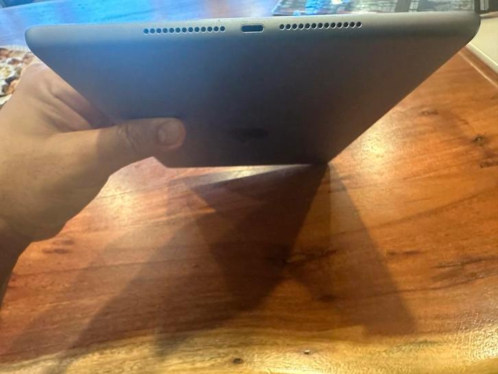 iPad 6th Gen (2018) 32GB - Nette Staat!, Computers en Software, Apple iPads, Zo goed als nieuw, Apple iPad, Wi-Fi, 9 inch, 32 GB