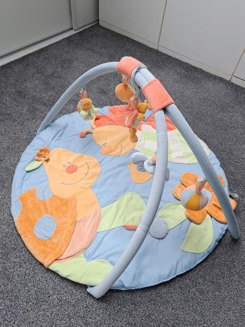 Speelkleed met Babygym en met handige opberghoes. beschikbaar voor biedingen