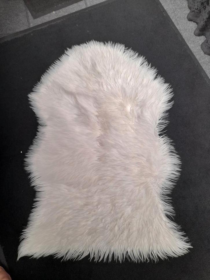 Vachtje wit, Huis en Inrichting, Woonaccessoires | Plaids en Woondekens, Zo goed als nieuw, Ophalen of Verzenden