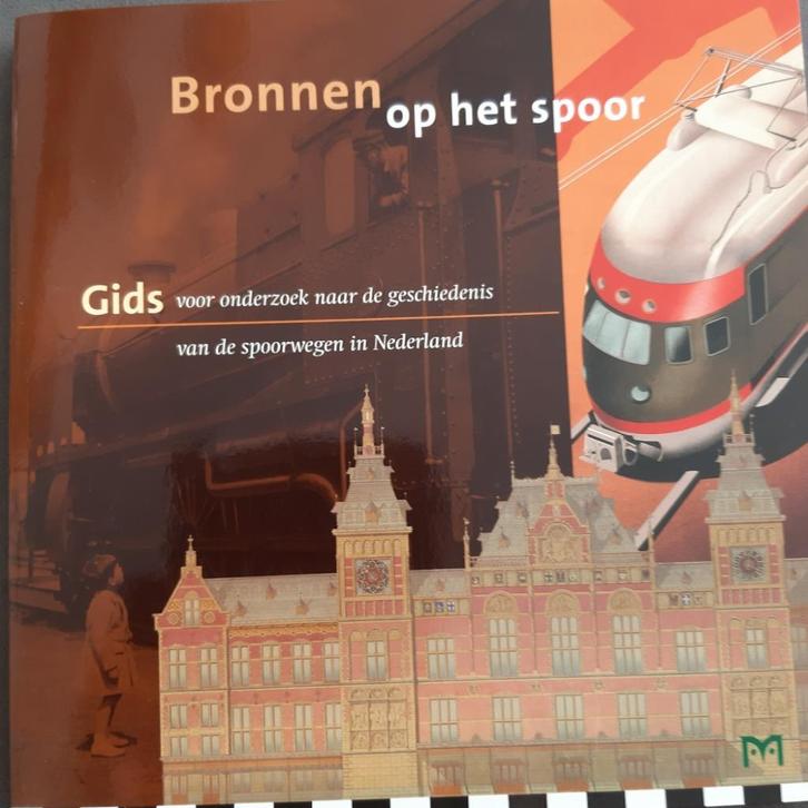 Treinenboek, Verzamelen, Spoorwegen en Tramwegen, Zo goed als nieuw, Trein, Boek of Tijdschrift, Ophalen of Verzenden