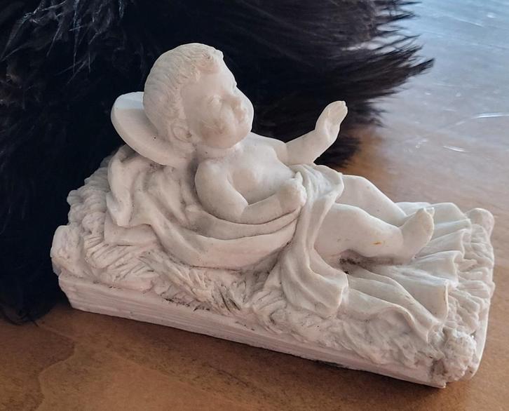 Kindje Jezus-kribbe-kerst kind by Anno Toen, Antiek en Kunst, Antiek | Religie, Ophalen of Verzenden