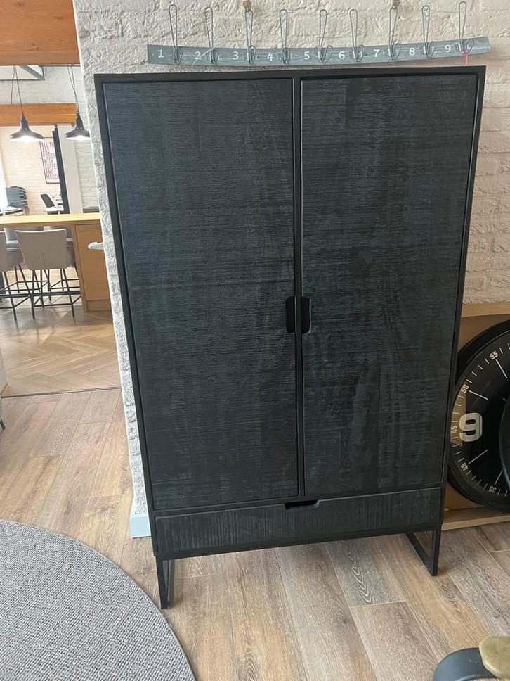 Showroommodel Half Hoge Mango Kast Zwart, Huis en Inrichting, Kasten | Overige, Nieuw, Ophalen