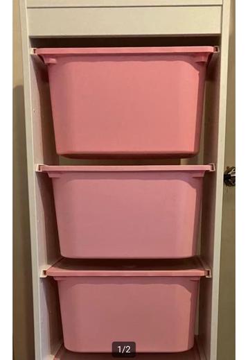 Trofast IKEA kast met 3 roze bakken kan ook met grijs beschikbaar voor biedingen