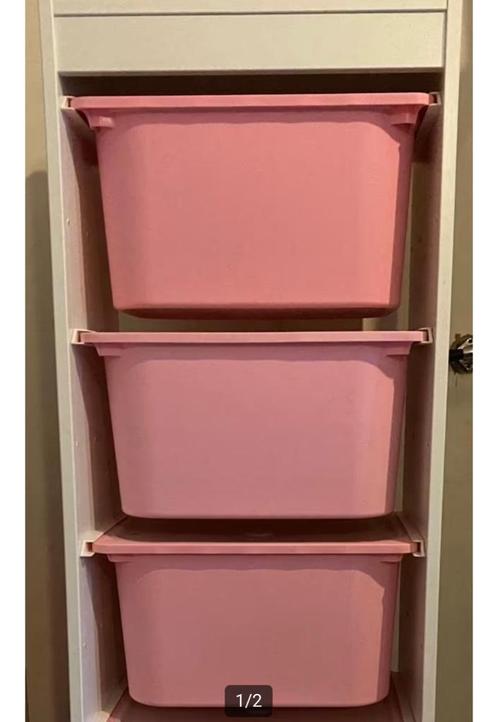 Trofast IKEA kast met 3 roze bakken kan ook met grijs, Kinderen en Baby's, Kinderkamer | Commodes en Kasten, Zo goed als nieuw