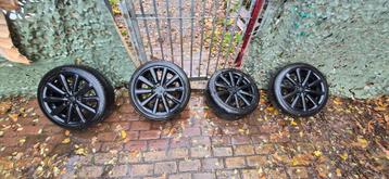 Suzuki velgen met banden - Set van 4 beschikbaar voor biedingen