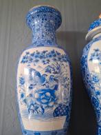 Prachtige set oude Japanse vazen of kaststel blauw reliëf, Ophalen of Verzenden