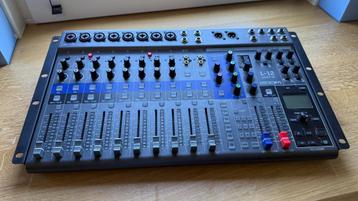 Zoom L-12 Mixer/Recorder/Audio Interface + 19" RKL Rackmount beschikbaar voor biedingen