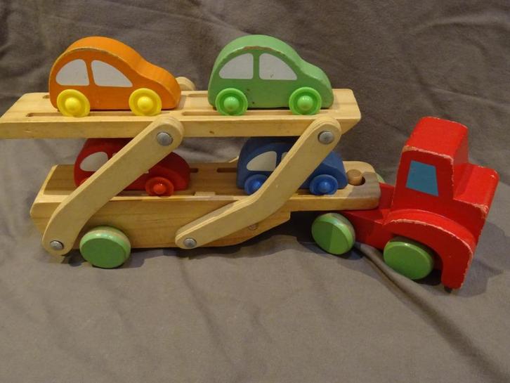 houten speelgoed vrachtauto oplegger met 4 auto's, Kinderen en Baby's, Speelgoed | Houten speelgoed, Gebruikt, Overige typen, Ophalen of Verzenden