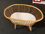 Rotan poppenwiegje met hemeltje, Kinderen en Baby's, Speelgoed | Poppen, Ophalen of Verzenden, Gebruikt, Babypop