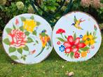 Set van 2 ronde emaille platen met bloemen/vogels. Kleurrijk, Antiek en Kunst, Ophalen