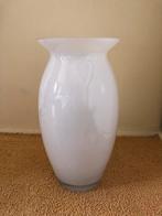 Hoge vaas wit glas, Wit, Ophalen of Verzenden, Minder dan 50 cm, Glas