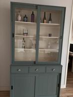 Vintage vitrinekast met glazen schuifdeuren, Huis en Inrichting, Kasten | Vitrinekasten, Ophalen, 100 tot 150 cm, Met lade(s)