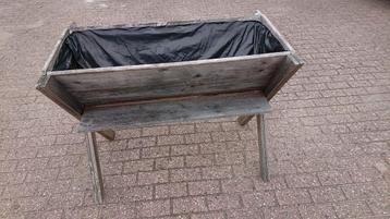 Plantenbak, model voertrog met opzetplank beschikbaar voor biedingen