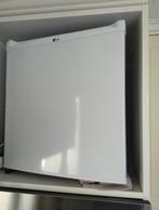 Lg barmodel koelkast met vriesvak, Minder dan 75 liter, Met vriesvak, Zo goed als nieuw, 45 tot 60 cm