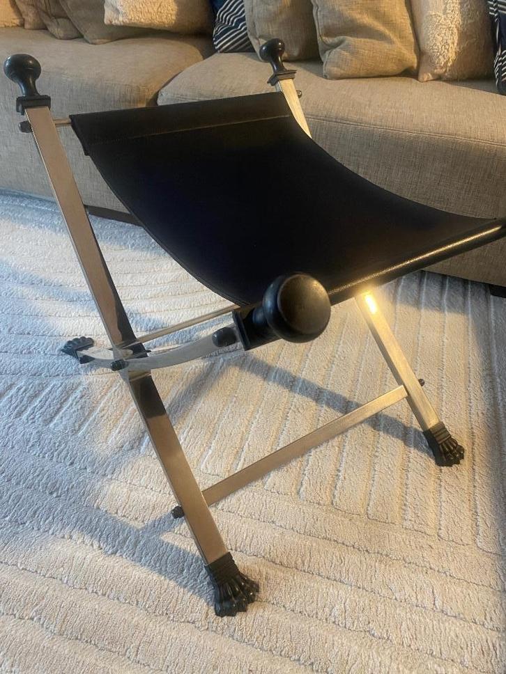 EICHHOLTZ bijzet stoel / design‑kruk type: Gunzburg, Huis en Inrichting, Stoelen, Gebruikt, Eén, Leer, Metaal, Zwart, Ophalen