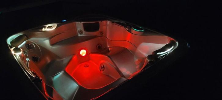 Hotspring jacuzzi sovereign, Tuin en Terras, Zwembad-toebehoren, Zo goed als nieuw, Ophalen of Verzenden