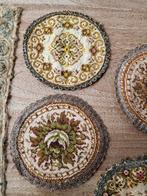 Oude geborduurde kleedjes, Antiek en Kunst, Ophalen of Verzenden