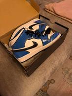 Air Jordan 1 Mid SE Signal Blue, Nike, Verzenden, Blauw, Sneakers of Gympen