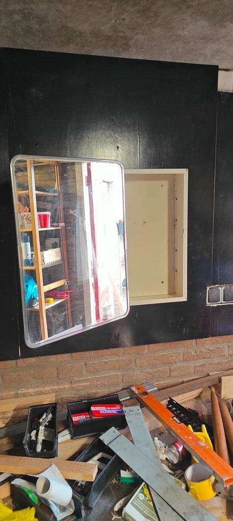 Vintage medicijnkast met spiegel op draai deur, Antiek en Kunst, Antiek | Spiegels, Rechthoekig, Ophalen of Verzenden