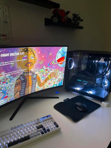 Gaming setup, met PC, monitor, keyboard en muis beschikbaar voor biedingen